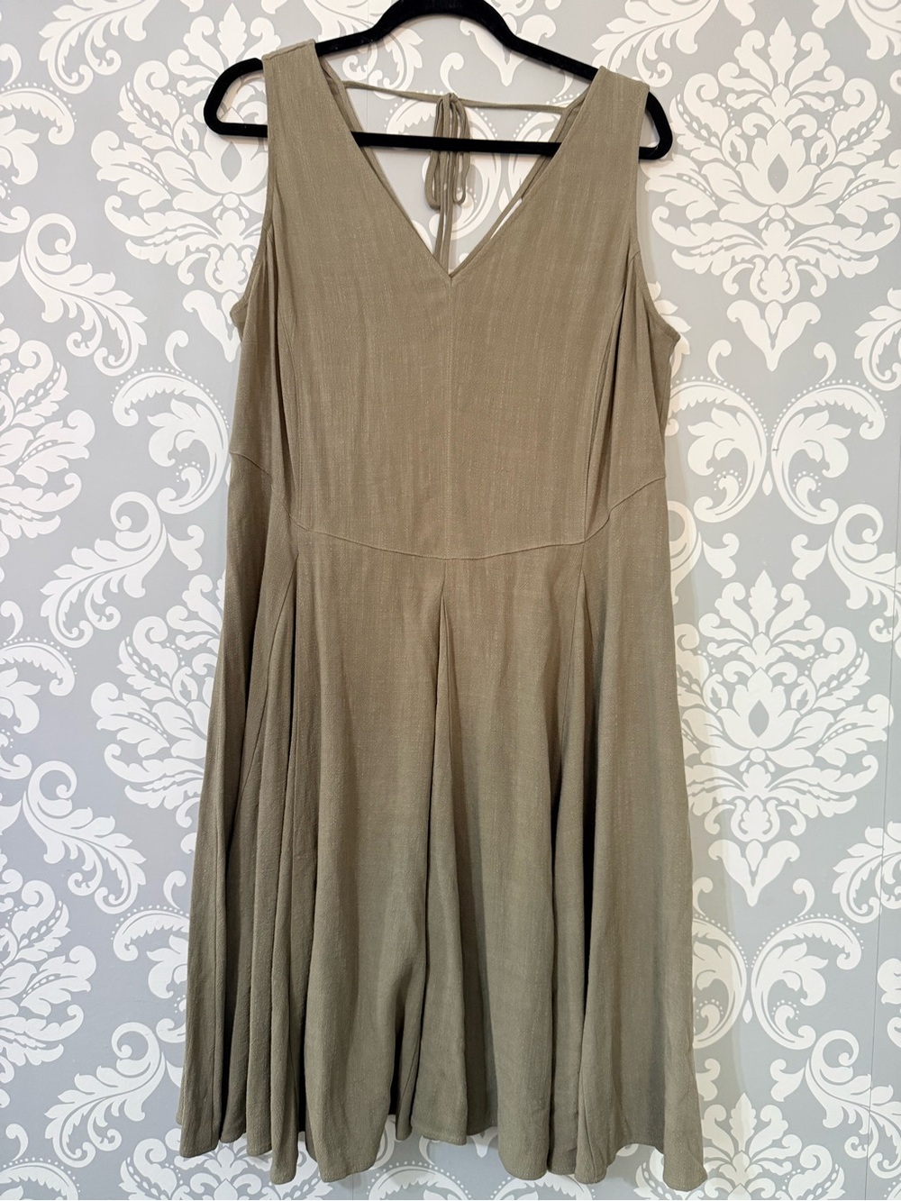 Penningtons V-Neck Olive Linen Blend Sleeveless Dress